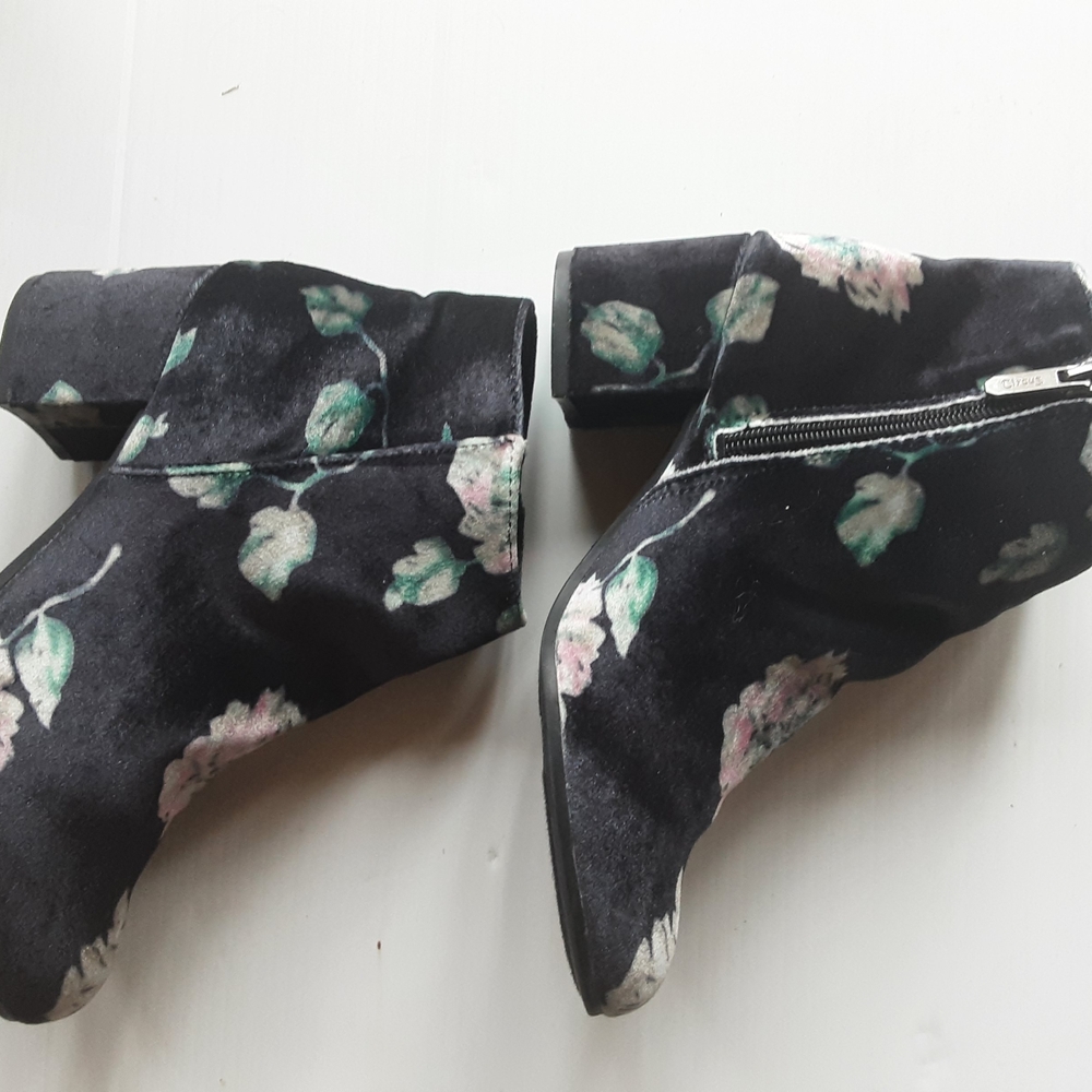 Circus by Sam Edelman Black Floral Ankle Boots